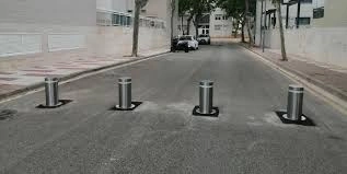 How do retractable bollards work?